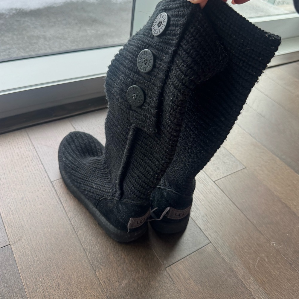 UGGS - image 1